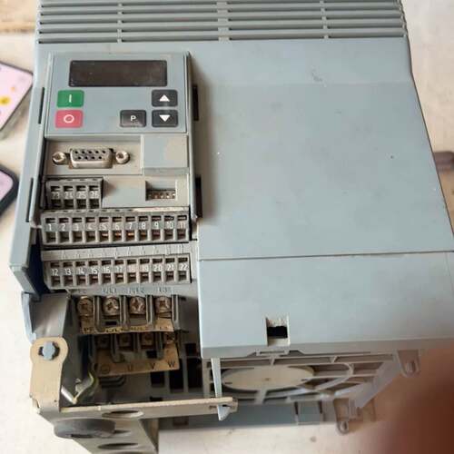 可维修进口西门子6SE9521-3DC40，5.5kw变频器。议价