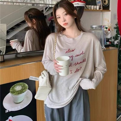 佐梦依时尚休闲字母长袖T恤