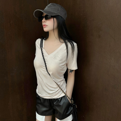 垂感v领刺绣宽松收腰短袖t恤