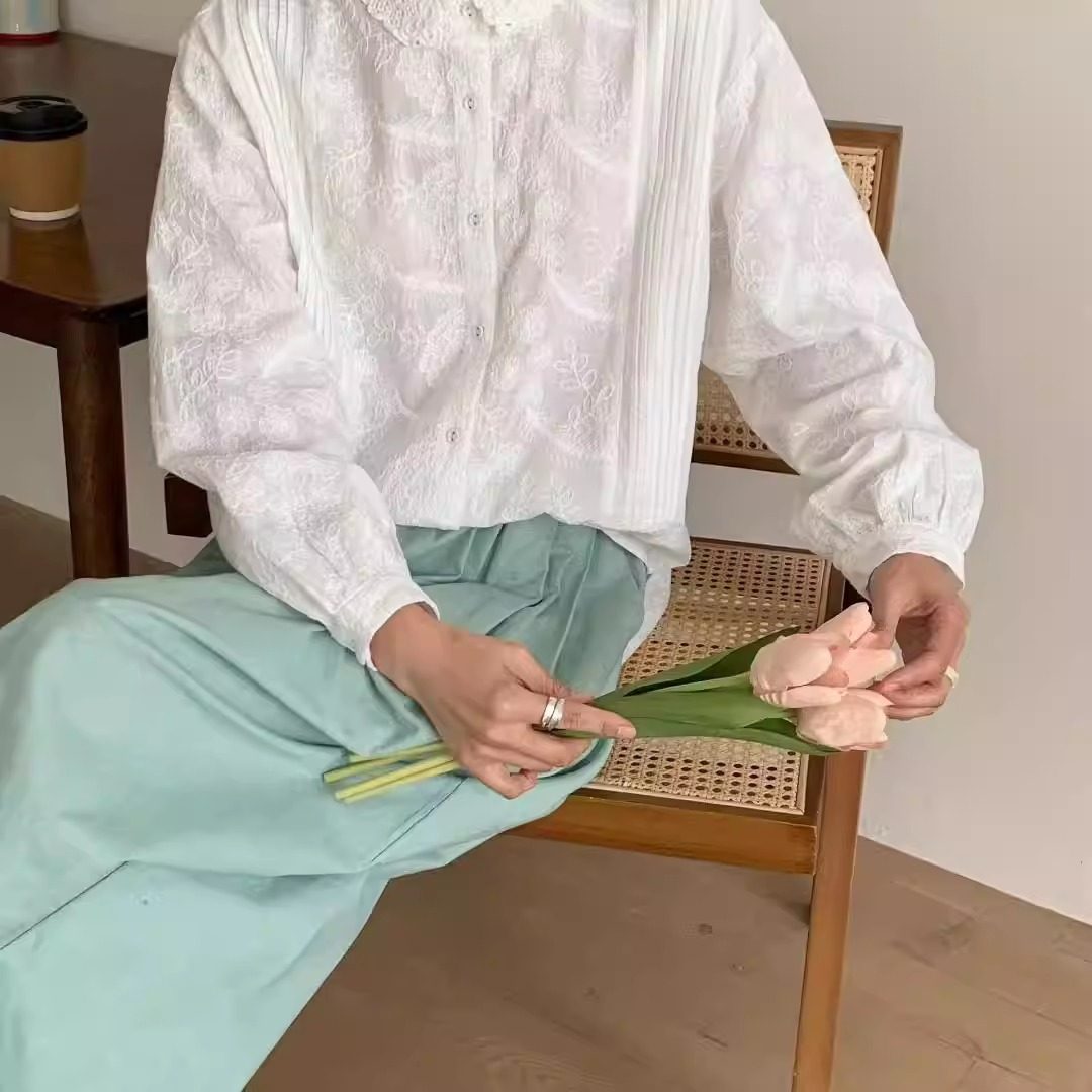 2026精致蕾丝绣花翻领荷叶边长袖衬衫女森系钩花喇叭袖衬衣