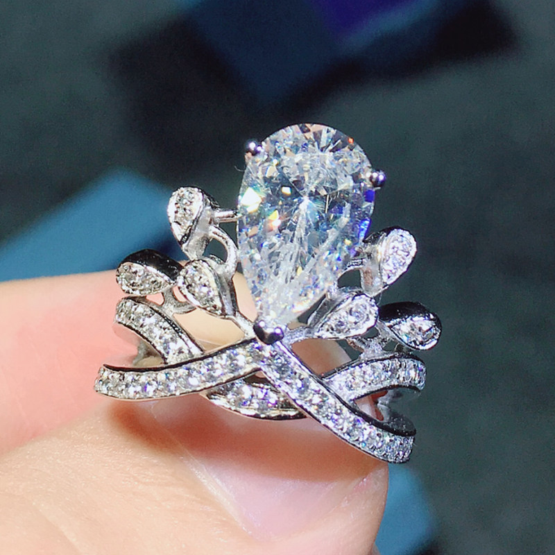 Baby同款婚戒 小众梨形皇冠仿真钻石戒指女 时尚名媛水滴豪华钻戒