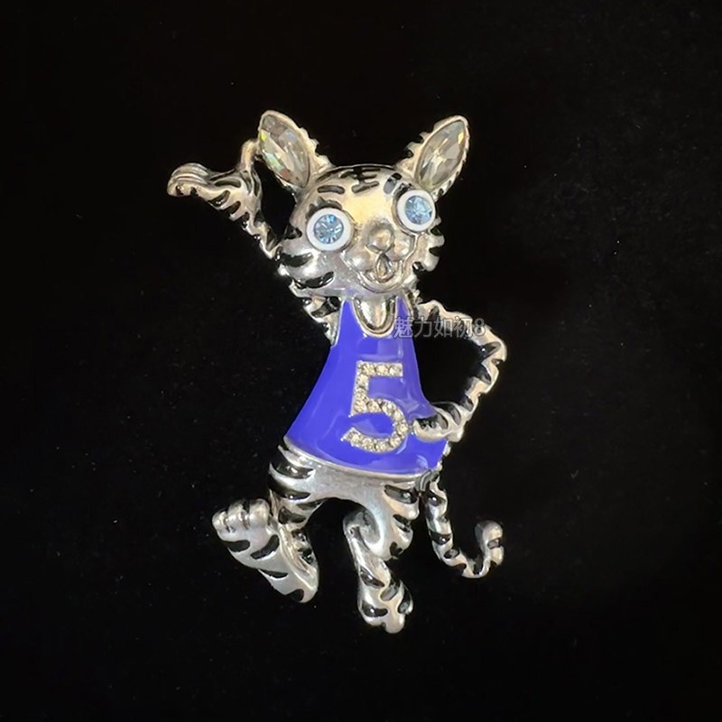 职业阿玛施特活力老虎卡通胸花毛衣胸针高档女精致高级感大衣配饰