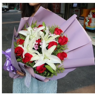 依兰县依兰镇达连河镇江湾镇三道岗镇鲜花店女王节速递玫瑰花束