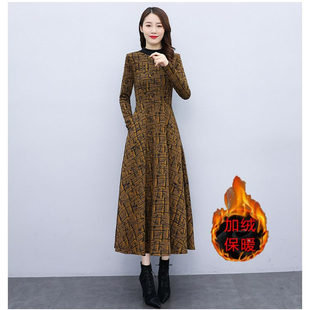 秋冬季新款加绒加厚连衣裙高端女装洋气妈妈长款裙子防寒保暖冬裙
