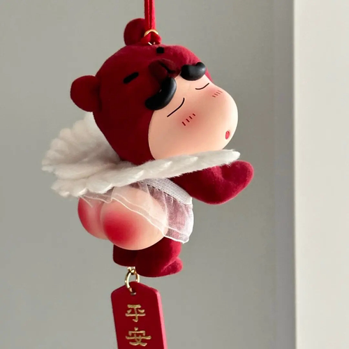 红色植绒屁屁小新熊可爱车挂