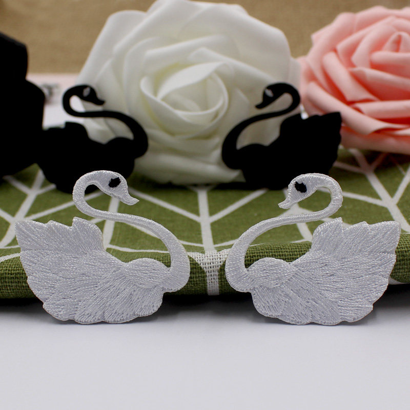 精致刺绣天鹅布贴补丁贴 衣服裤子床单桌布装饰修补破洞背胶贴花