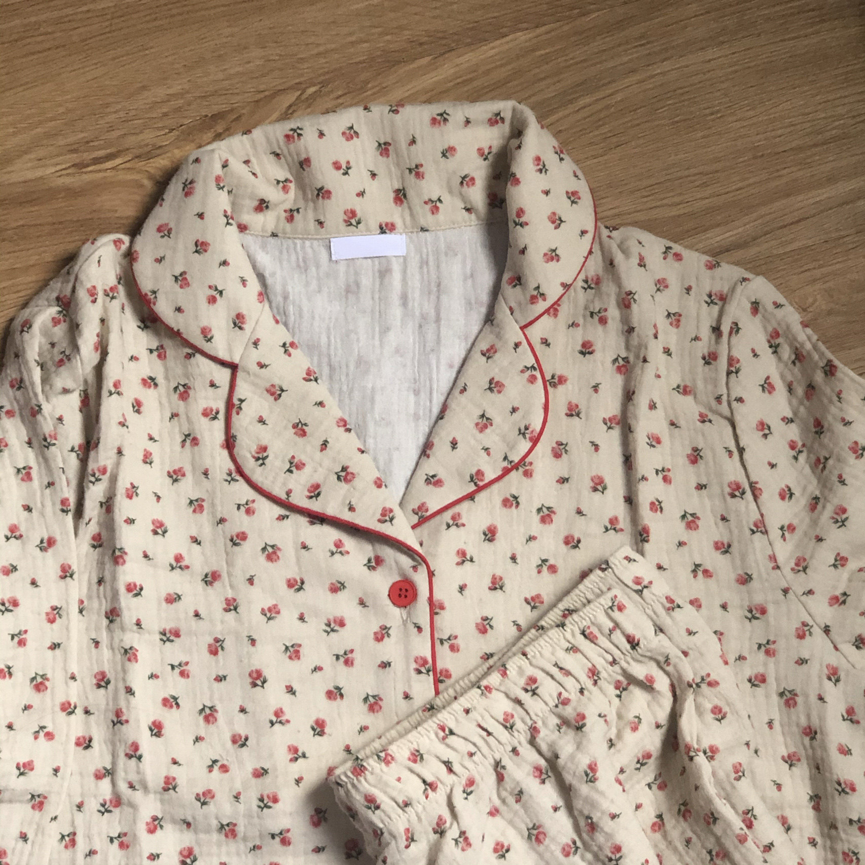 여자 꽃 무늬 긴팔 잠옷 여성 인터넷 연예인 스타일 가을 2024 새로운 하이 엔드 달콤한 바지 홈웨어 세트