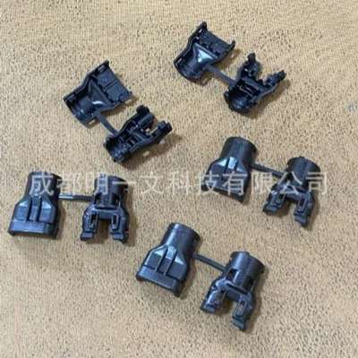 TE德驰1028-005-0305汽车连接器线夹 3孔 PA GF材质 黑色全新原装