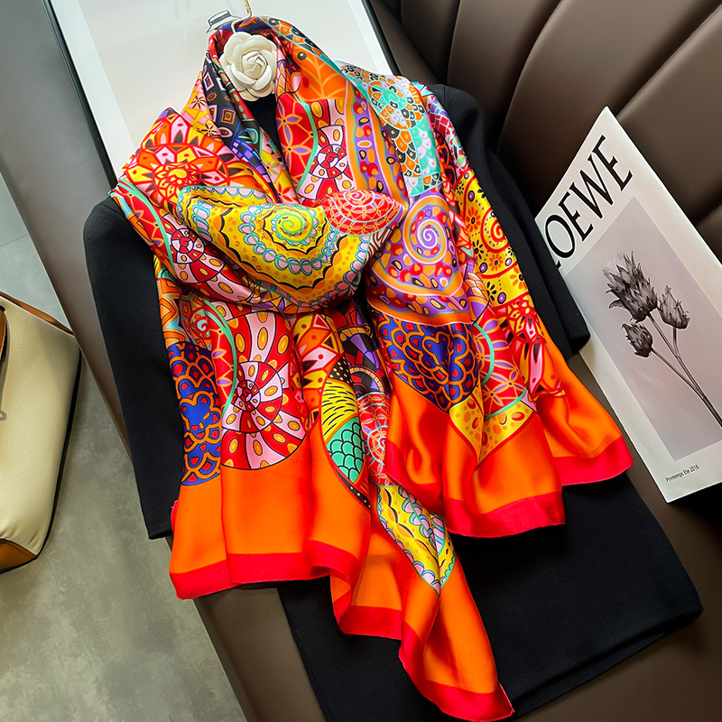 外搭新年配大衣女丝巾新丝缎韩版