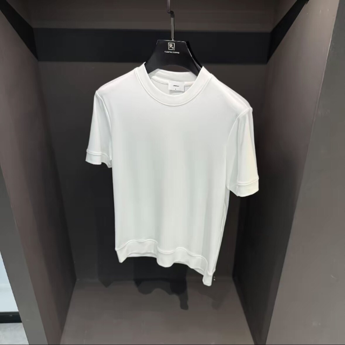 2026夏季新款男士简约风短袖t恤打底衫百搭时尚欧版休闲运动上衣