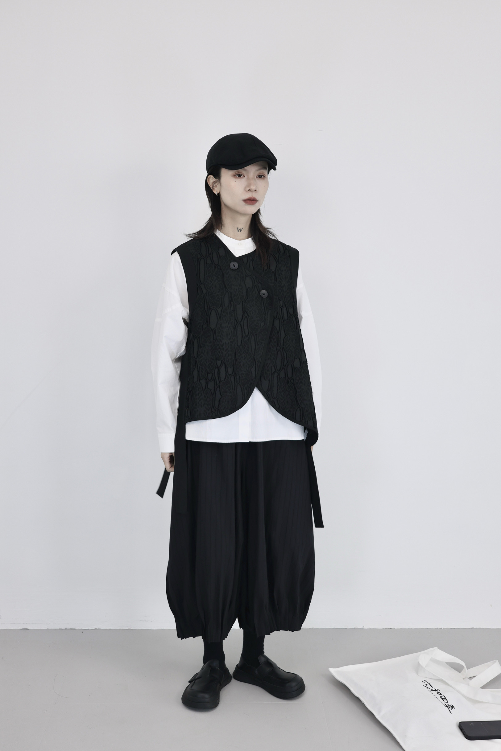 暗黑设计感小众无袖坎肩马甲女2025春季马夹宽松休闲百搭背心上衣,女装马甲,钱塘801（原钱塘901）