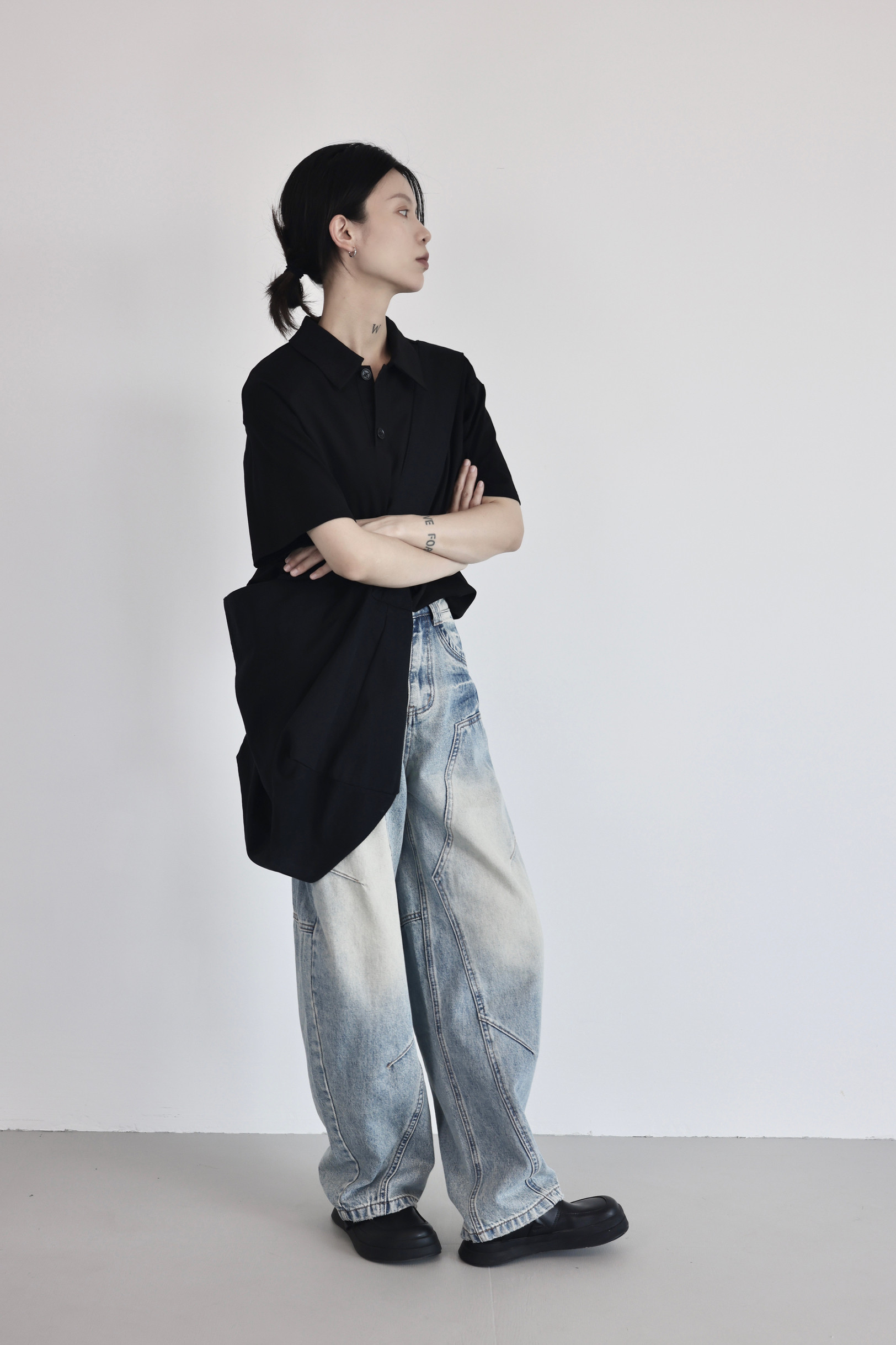 暗黑2025夏季设计短袖T恤女休闲百搭宽松polo衫显瘦减龄黑白上衣,女装衬衫,钱塘801（原钱塘901）