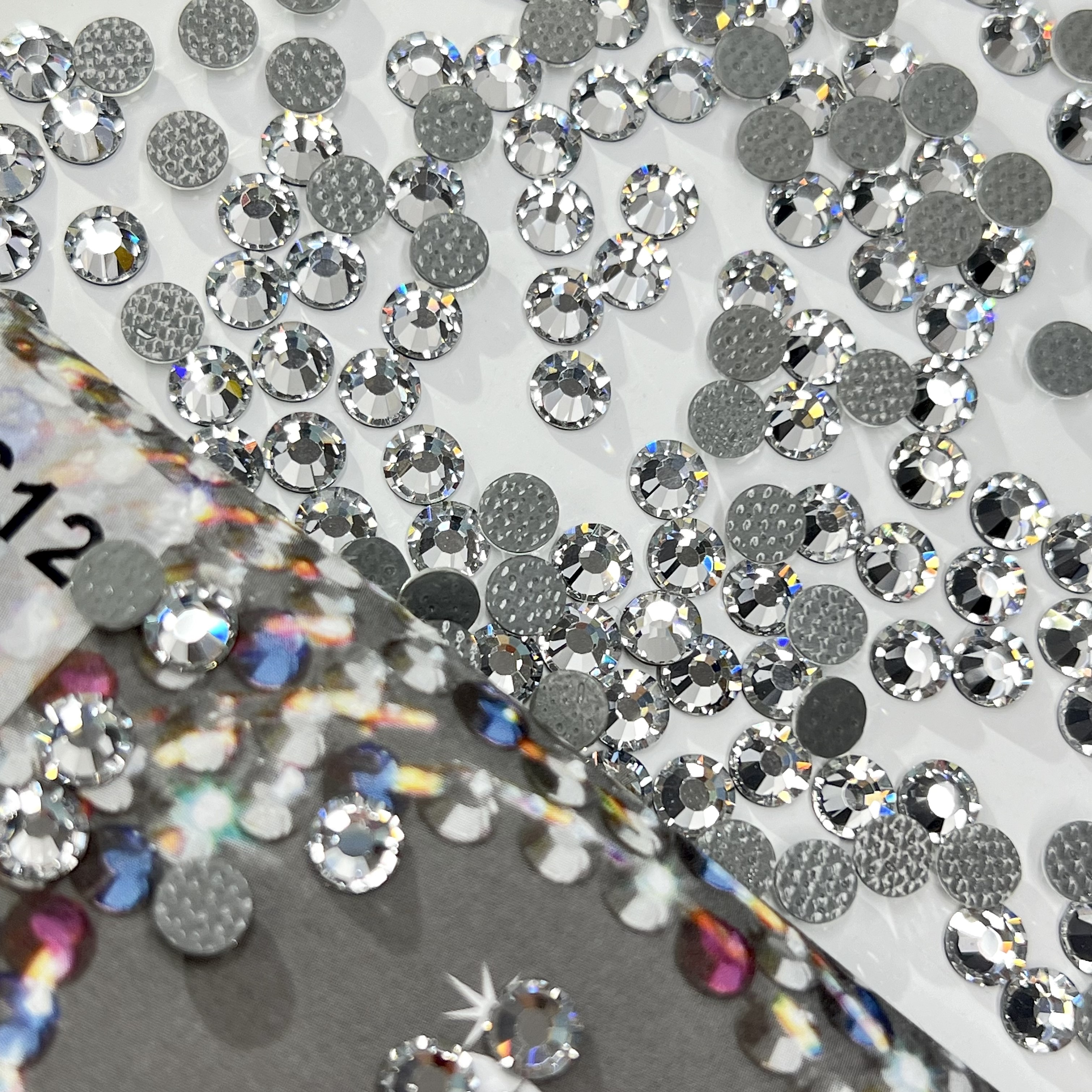 捷克宝仕奥莎烫圆001白美甲钻