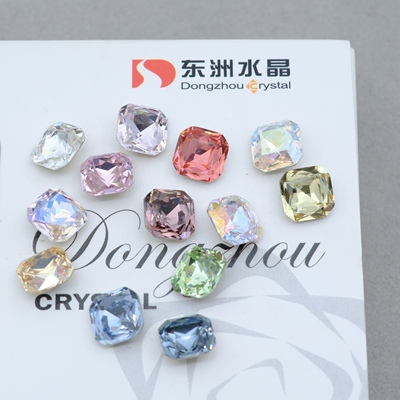 东洲水晶3011公主方8mm耳钉