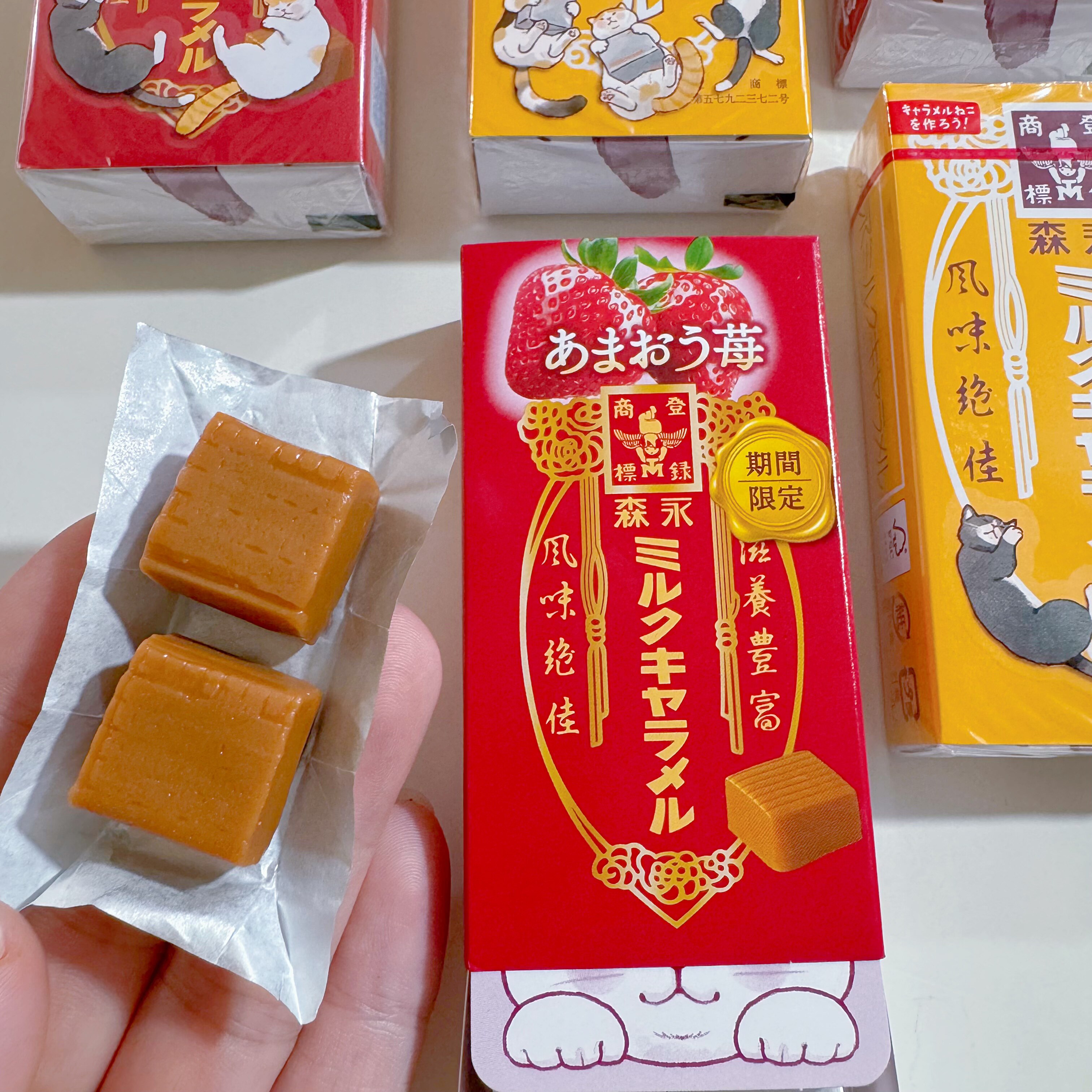 日本进口森永Morinaga太妃糖焦糖草莓味限定口味盒装软糖伴手礼