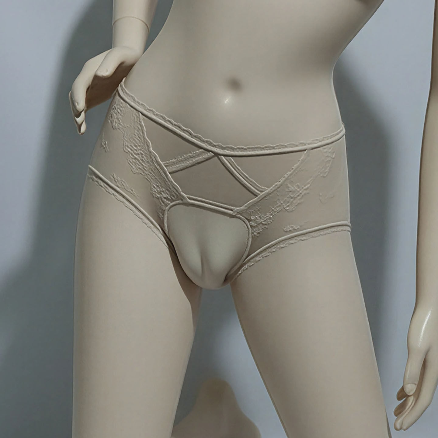 大码男生隐藏下体骆驼趾内裤伪娘