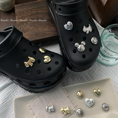 ins小众洞洞鞋鞋花中性适配crocs