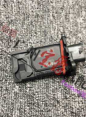 适用F35宝马3系F30发动机G20空气G28质量320传感器GT320流量计330