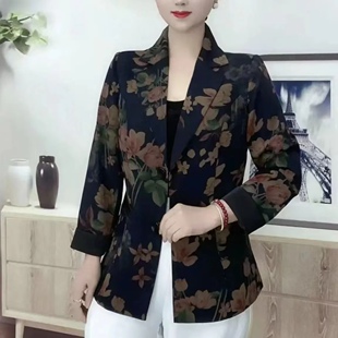 2023年春季新款女西装40到50岁缎花色小西装中老年大码妈妈女短款