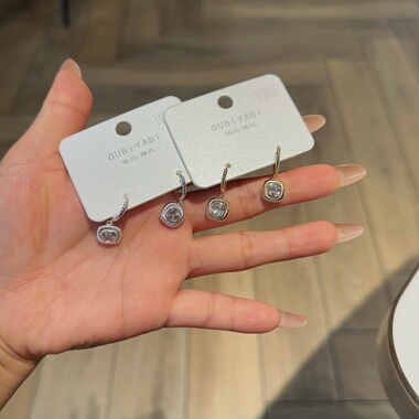 欧比雅比几何方块耳环女气质轻奢高级感精致耳扣复古时尚19784