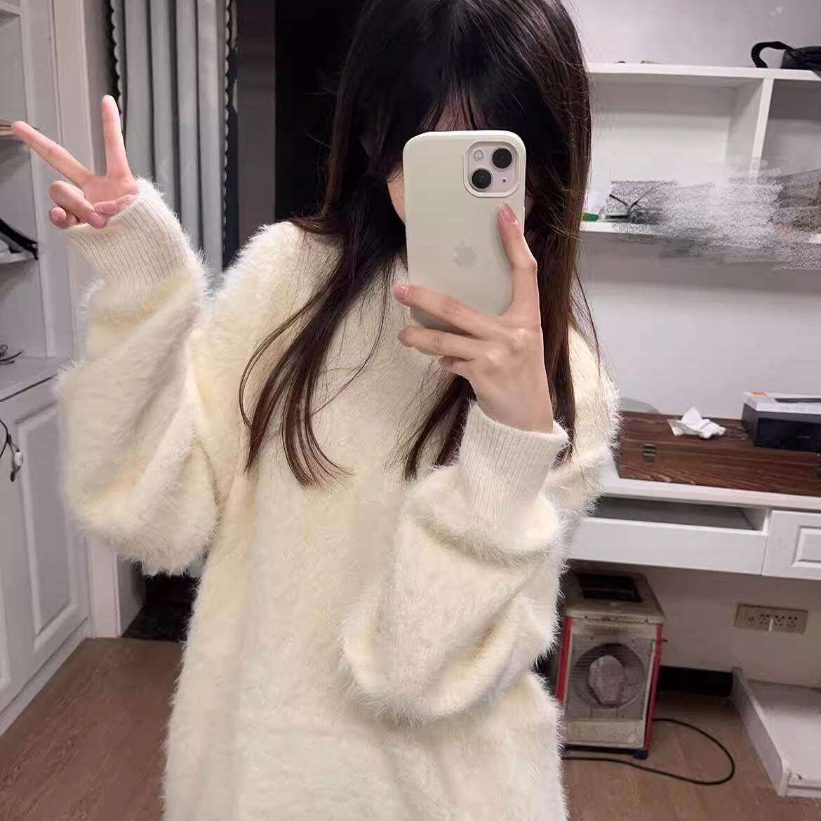 米白色海马毛软糯毛衣女高级感韩系慵懒风针织打底衫秋冬加厚上衣