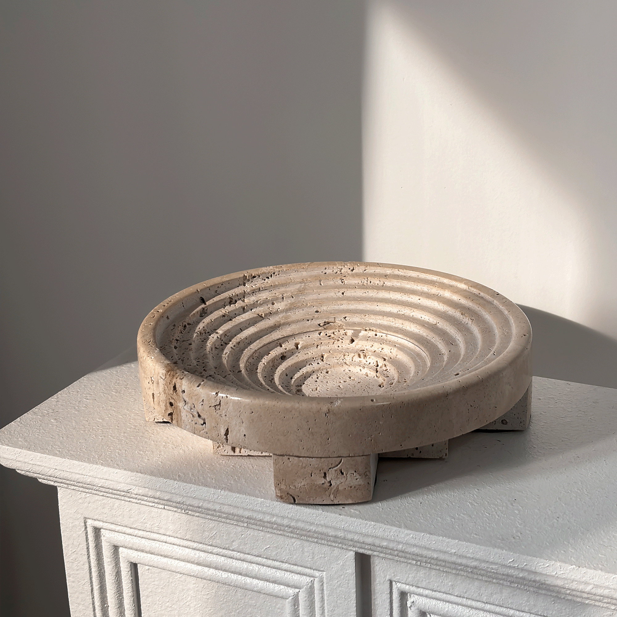 现代简约黄洞石托盘圆形天然大理石果盘样板间茶几桌面收纳摆件