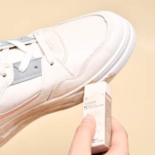 鞋擦无需用水，去污快速不伤鞋