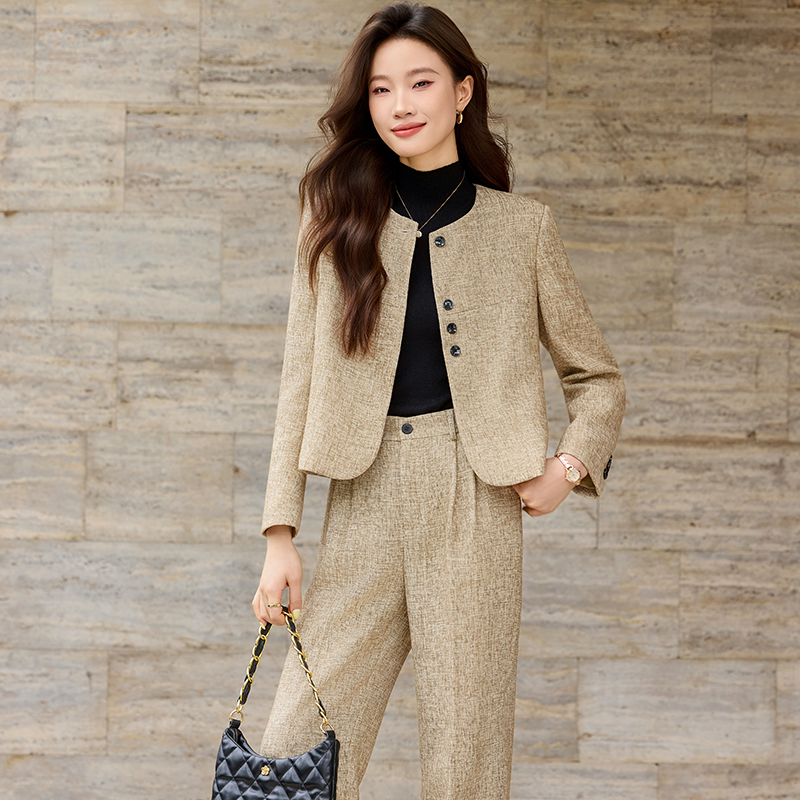 短款小香风圆领西装外套女2025秋季新款设计感高端气质小个子套装