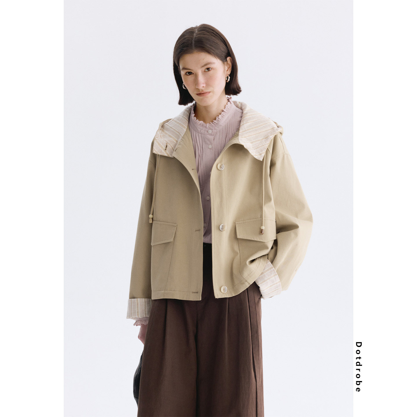 Dotdrobe多着  A字短版宽松撞色袖口连帽风衣女2026年春款外套,女装/女士精品,风衣,淘宝优惠券,粉丝福利购,淘宝优惠卷