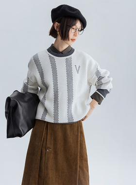 Dotdrobe多着  奶白色UPW羊毛混纺圆领不对称竖条纹针织衫女秋冬