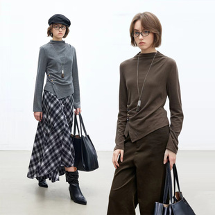 Dotdrobe多着 厚绒质感长袖 T恤女早秋通勤 两色 不对称捏褶金属扣