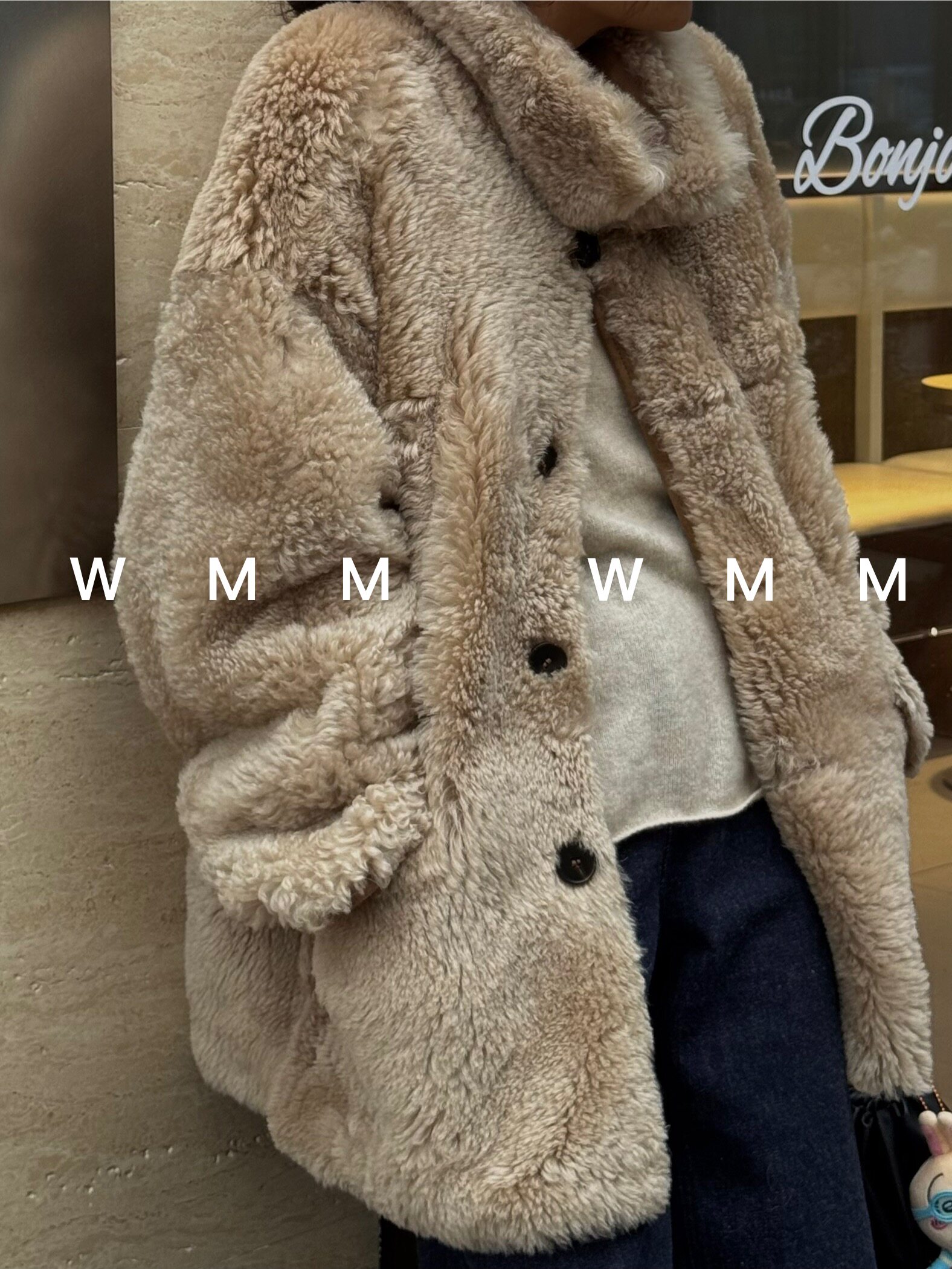 WMM磨砂两穿翻领极真皮毛简风长袖厚款皮衣短外套女装时尚秋冬