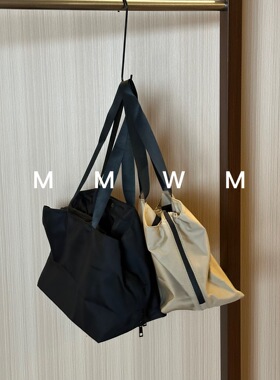 WMM大容量黑色训练包妈咪包学习包纯色百搭服饰配件旅行手提轻便