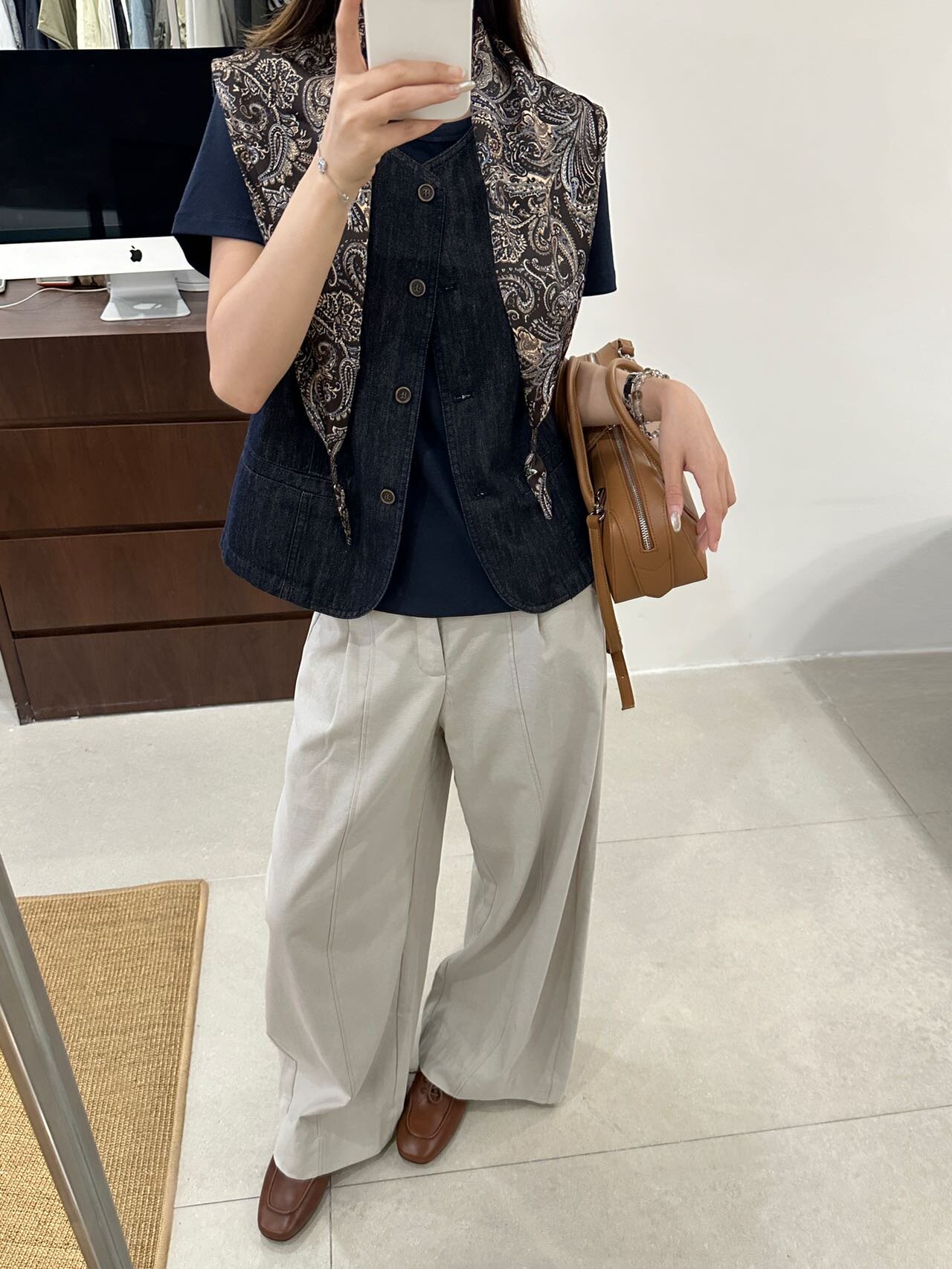ZGE3071复古牛仔马甲女短款 配腰果花丝巾无袖外搭背心叠穿坎肩