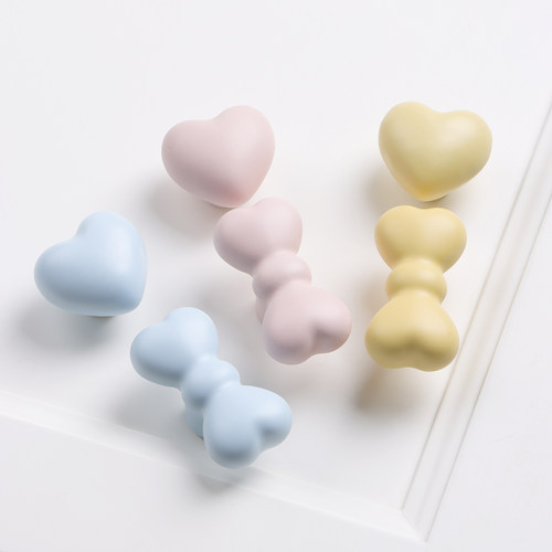 轻奢派爱心蝴蝶结儿童衣柜拉手