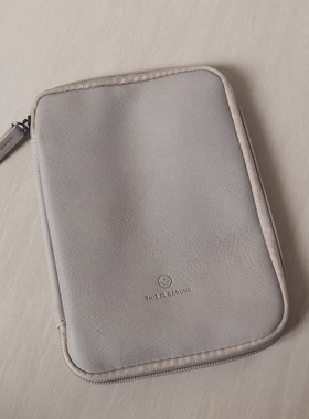 美国航空头等舱THIS IS GROUND 手拿包 手机包 化妆包 灰白色