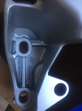 适用于奥迪C6 4.2 C7 2.8柴油发动机支架4F0199352F 4F0199352N