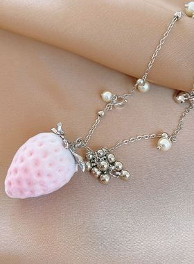 韩系ins风简约植绒草莓珍珠项链配饰女时尚长毛衣链轻奢高级感潮