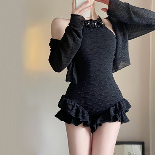 世可儿2025黑色花朵挂脖连体泳衣高级感遮肉显瘦纯欲度假海边温泉