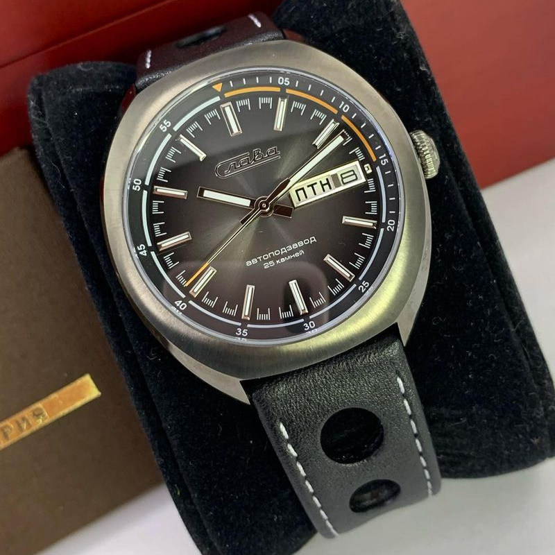 俄罗斯荣耀手表精钢双日历男表自动机械休闲商务防划防水夜光经典