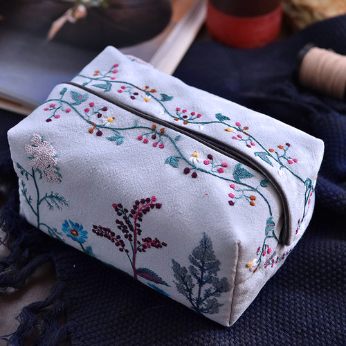 原创刺绣纸巾套手工小清新花草