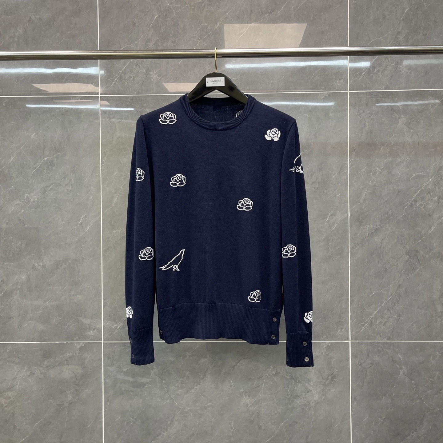 高定TB秋季新款满身玫瑰花小鸟图案提花圆领羊毛针织衫男女情侣款