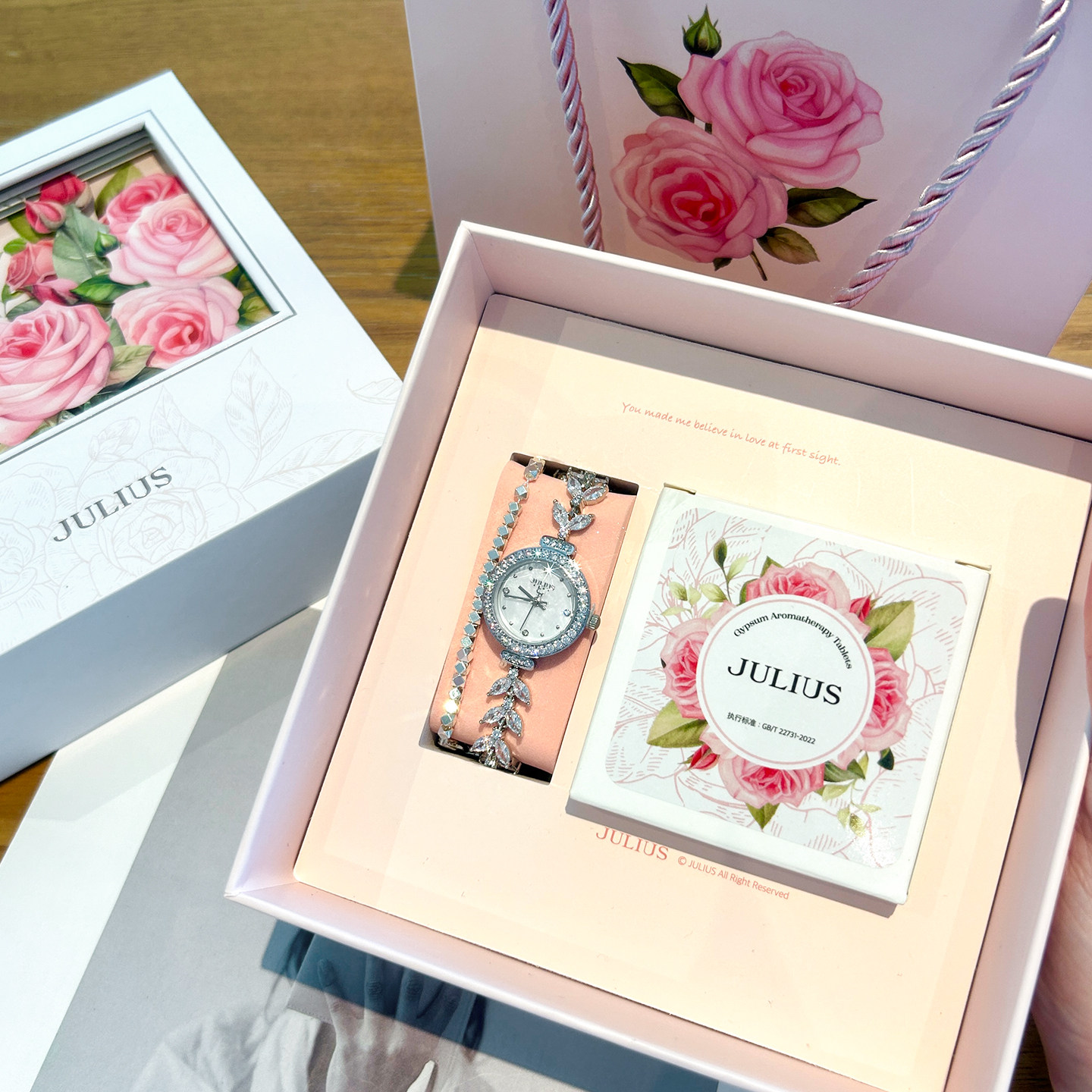 聚利时手表女2025新款轻奢美人鱼尾满钻手链石英表送女友闺蜜礼物