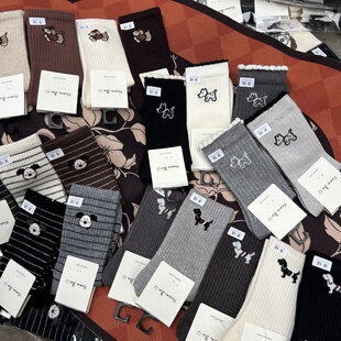 源佰川黑白条纹女ins潮羊绒长筒波点笑脸外穿鲨鱼裤柔软中筒袜