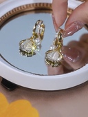 2025年新款 气质百搭耳环精致小众珍珠耳饰 潮猫眼石银杏叶耳扣时尚