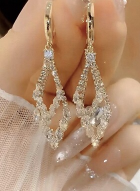 奥特莱斯清仓捡漏折扣店18K金耳环女2026新款潮镶钻菱形流苏耳扣