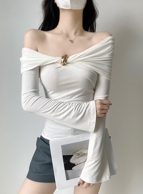 纯欲性感设计款扭结斜领露肩长袖修身T恤秋季新款内搭外穿上衣潮