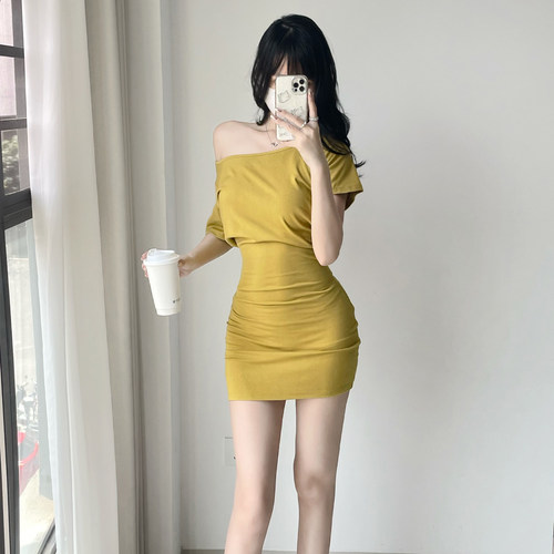 斜肩抽褶收腰显瘦短袖连衣裙