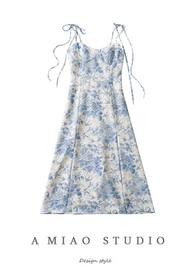 法式小众蓝色印花吊带裙夏季新款女温柔浪漫开叉修身连衣裙长裙