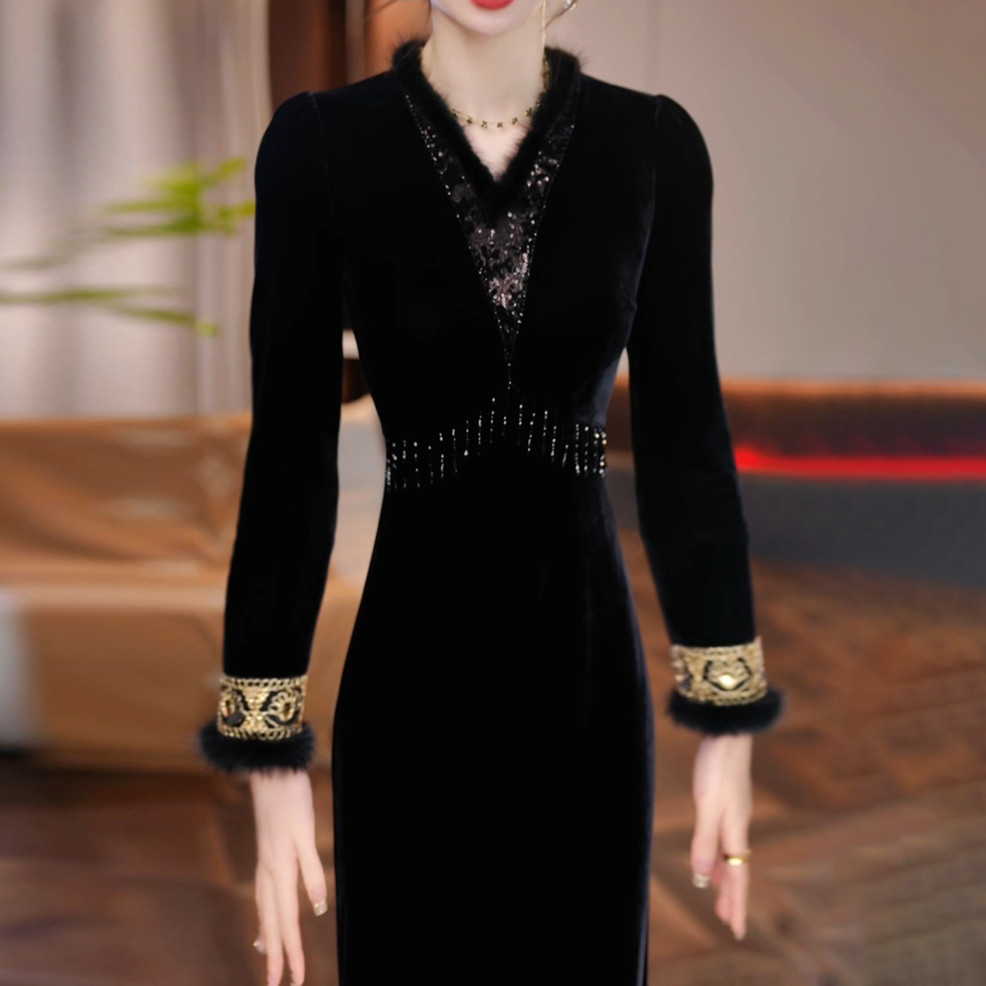 连衣裙2025新款女秋冬十三行爆款加厚丝绒贵夫人轻奢高级感配大衣